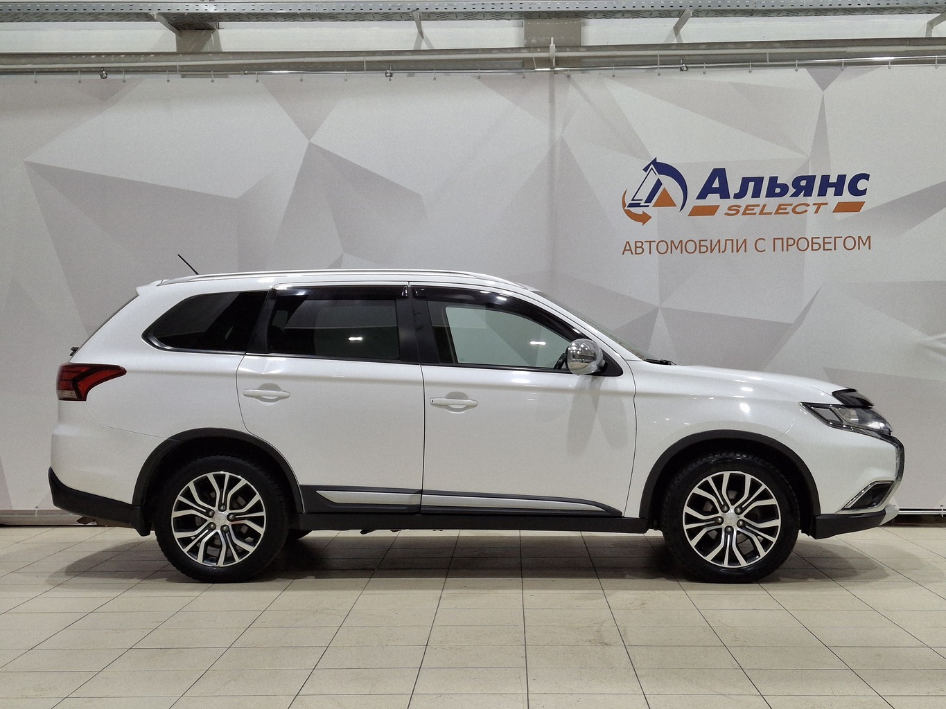 MITSUBISHI OUTLANDER