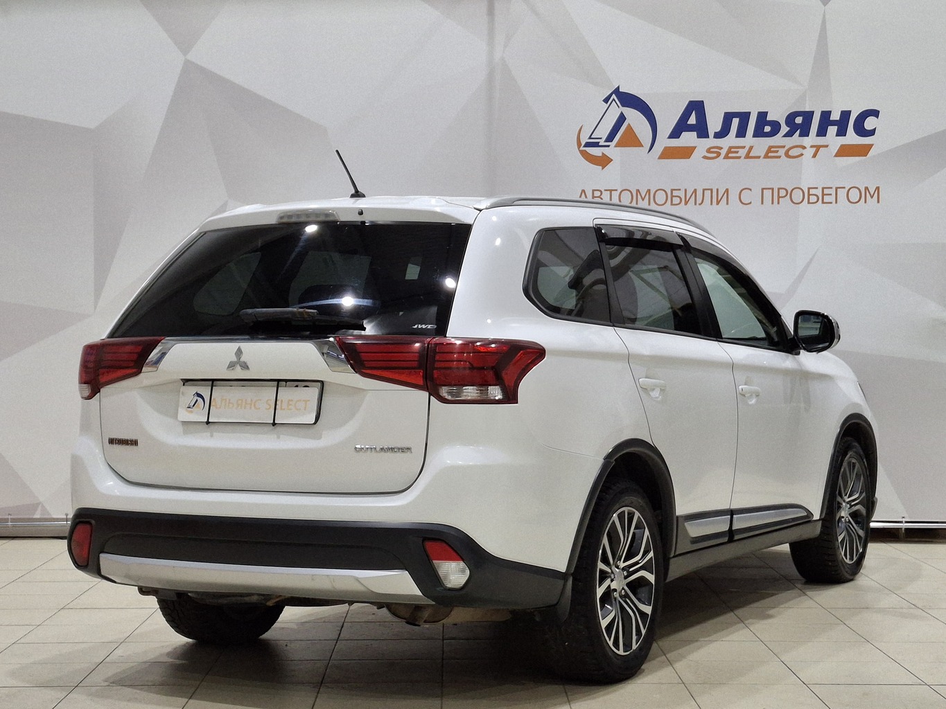 MITSUBISHI OUTLANDER