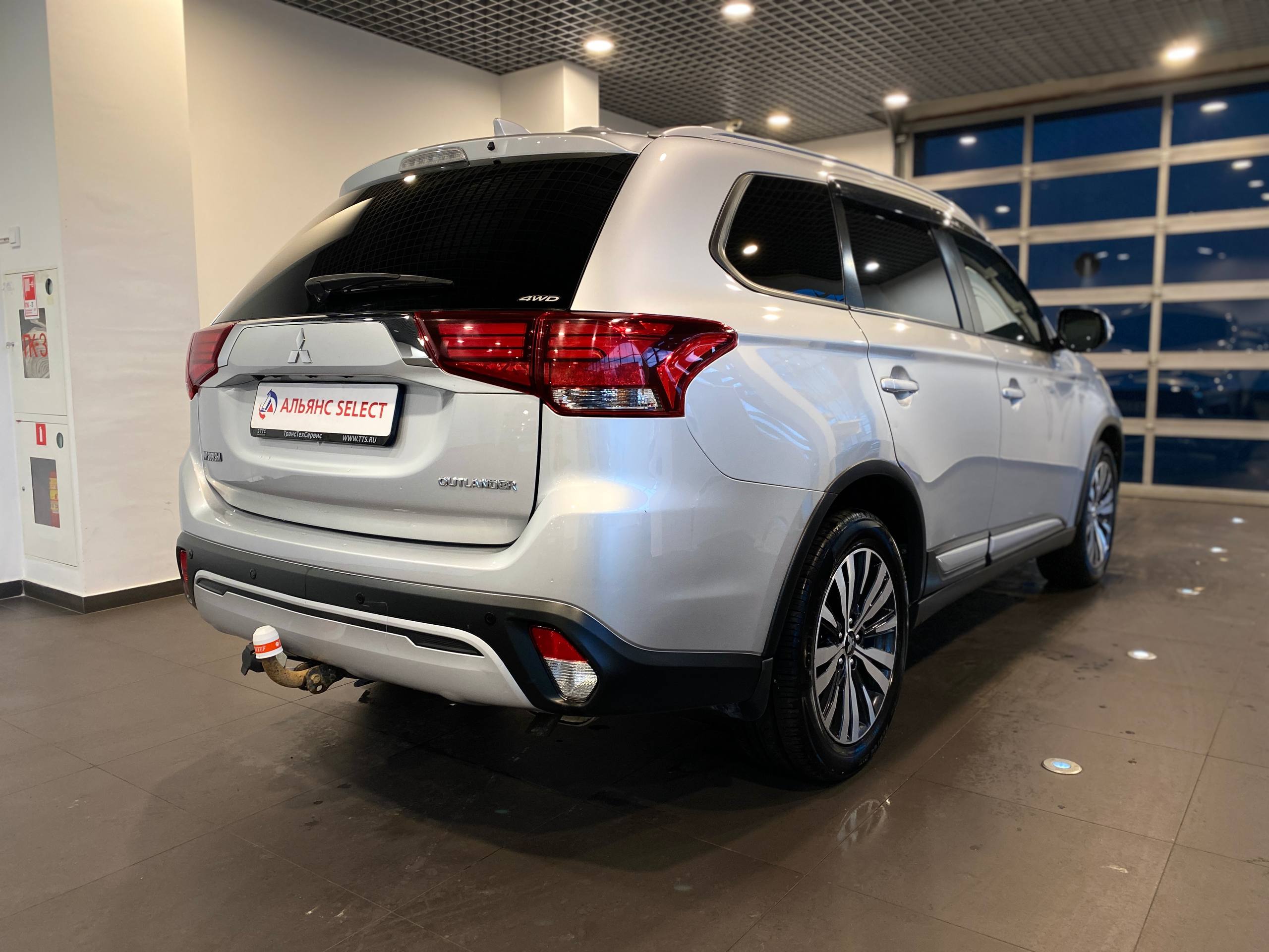 MITSUBISHI OUTLANDER