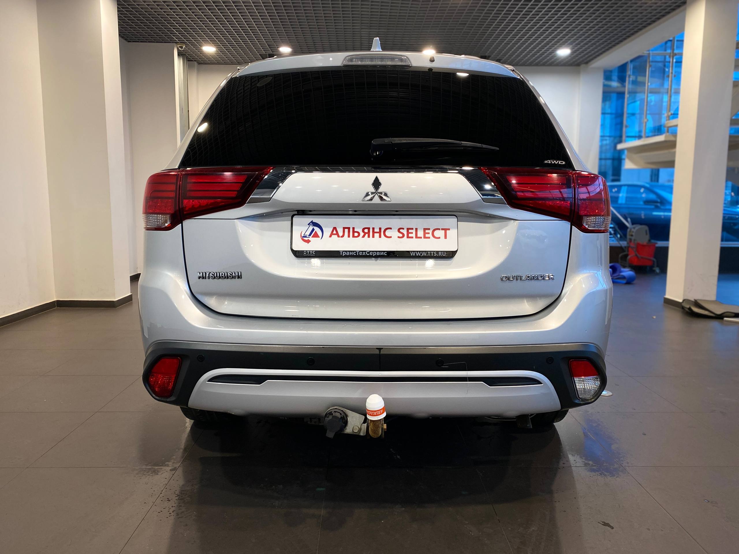 MITSUBISHI OUTLANDER