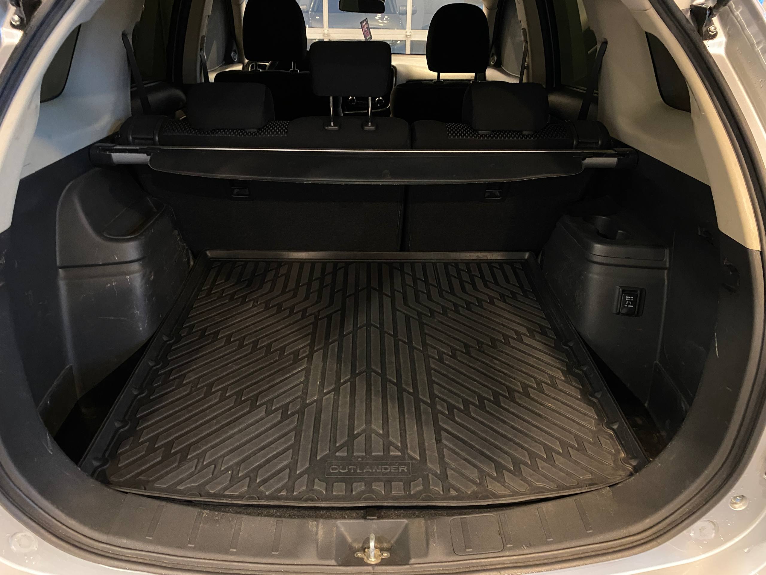 MITSUBISHI OUTLANDER