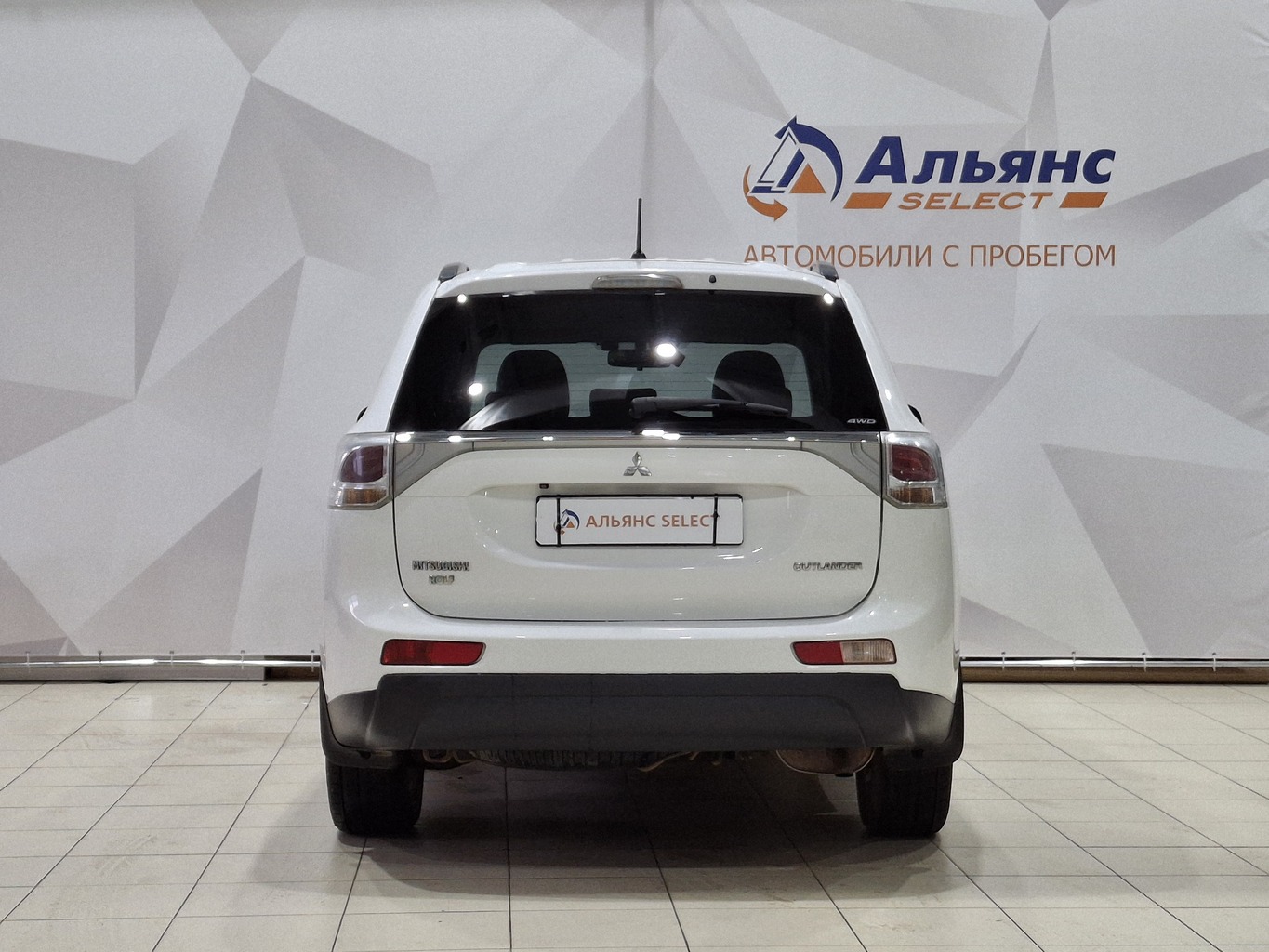 MITSUBISHI OUTLANDER