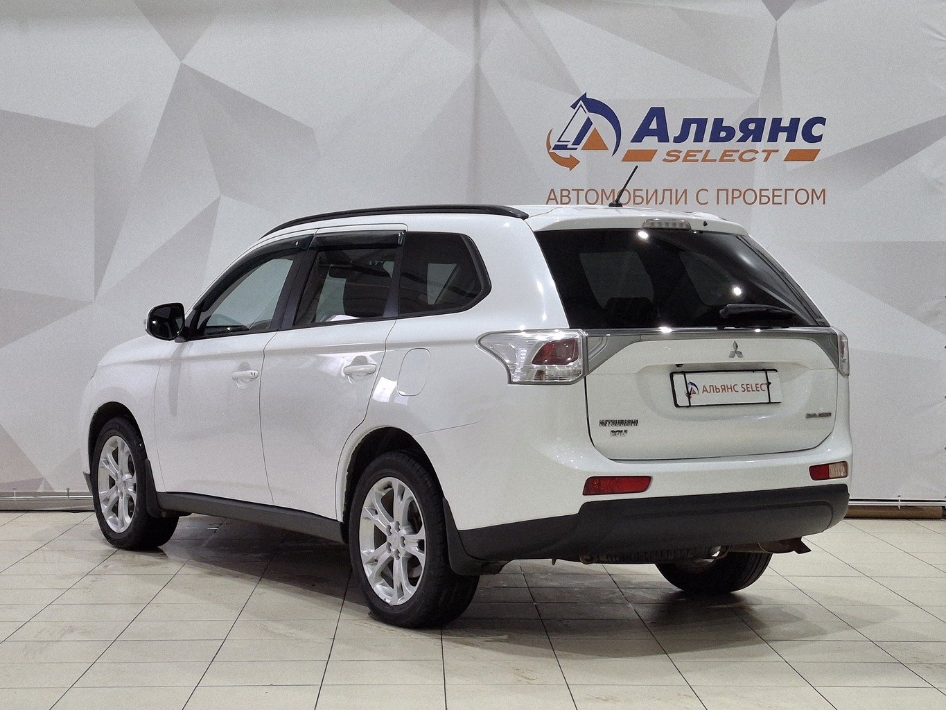 MITSUBISHI OUTLANDER