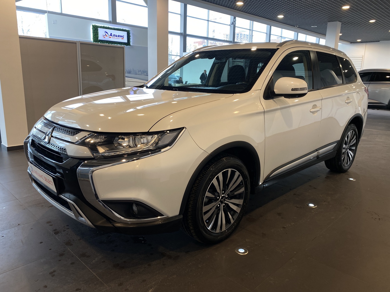 MITSUBISHI OUTLANDER