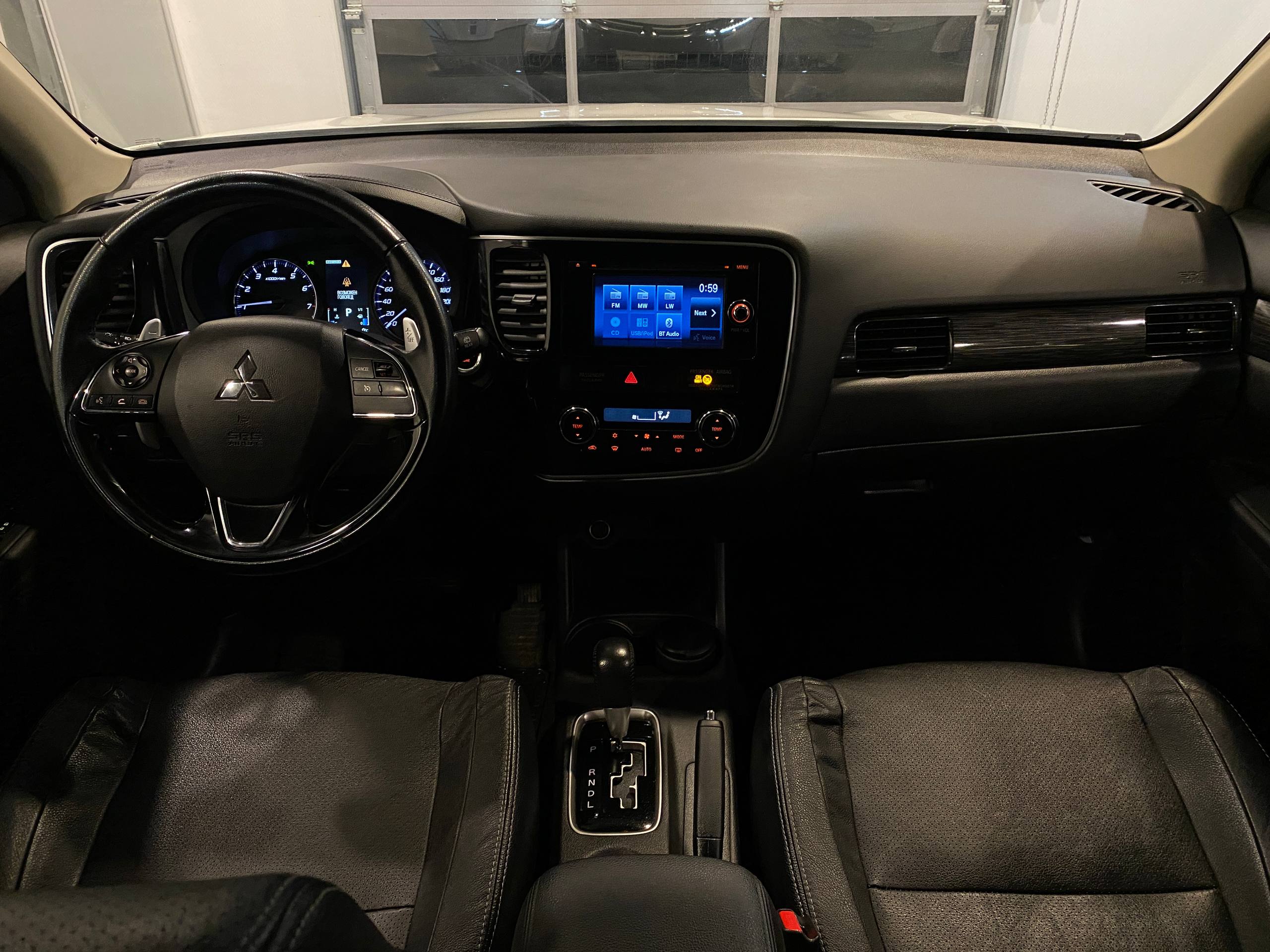 MITSUBISHI OUTLANDER