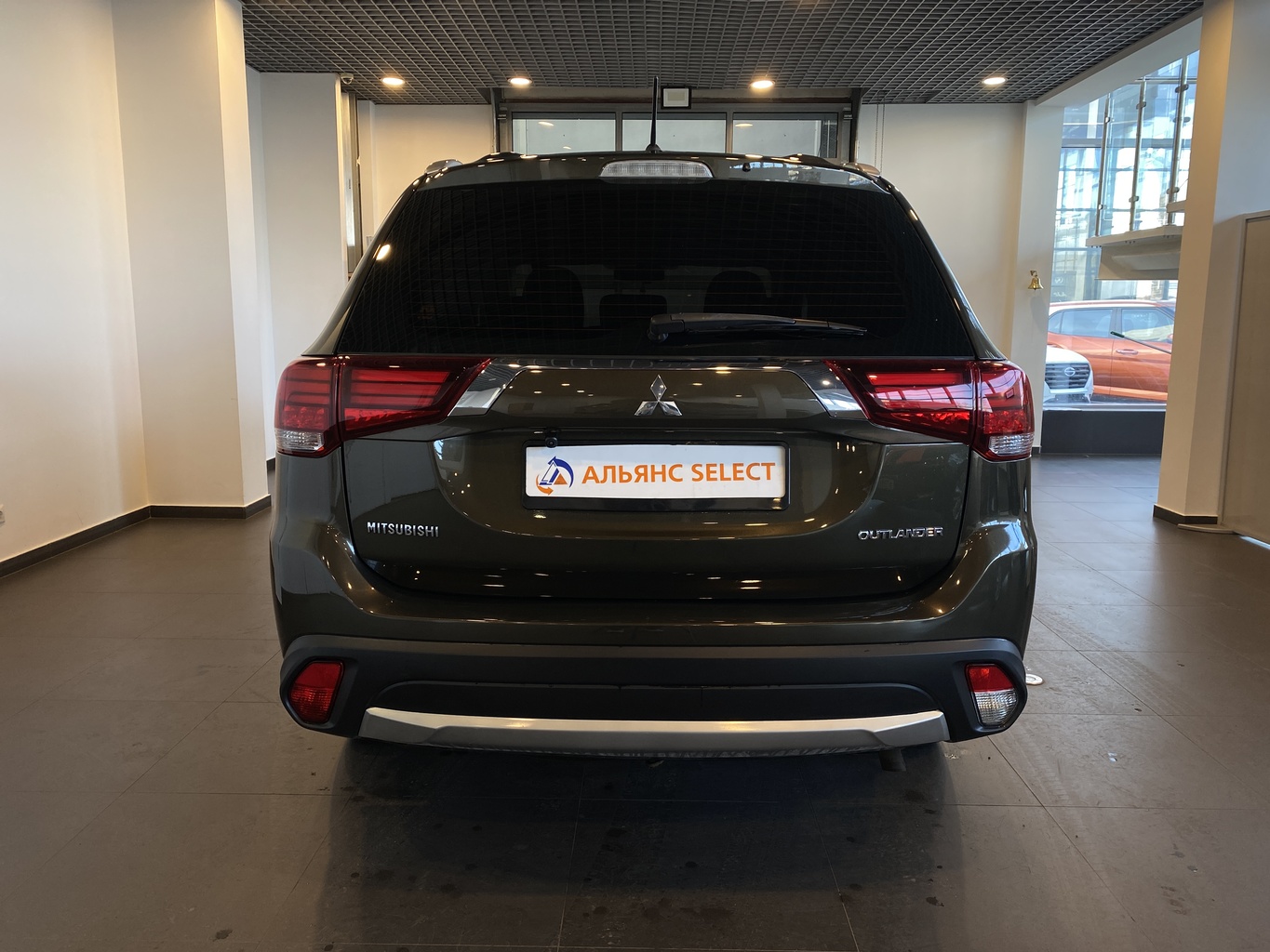 MITSUBISHI OUTLANDER