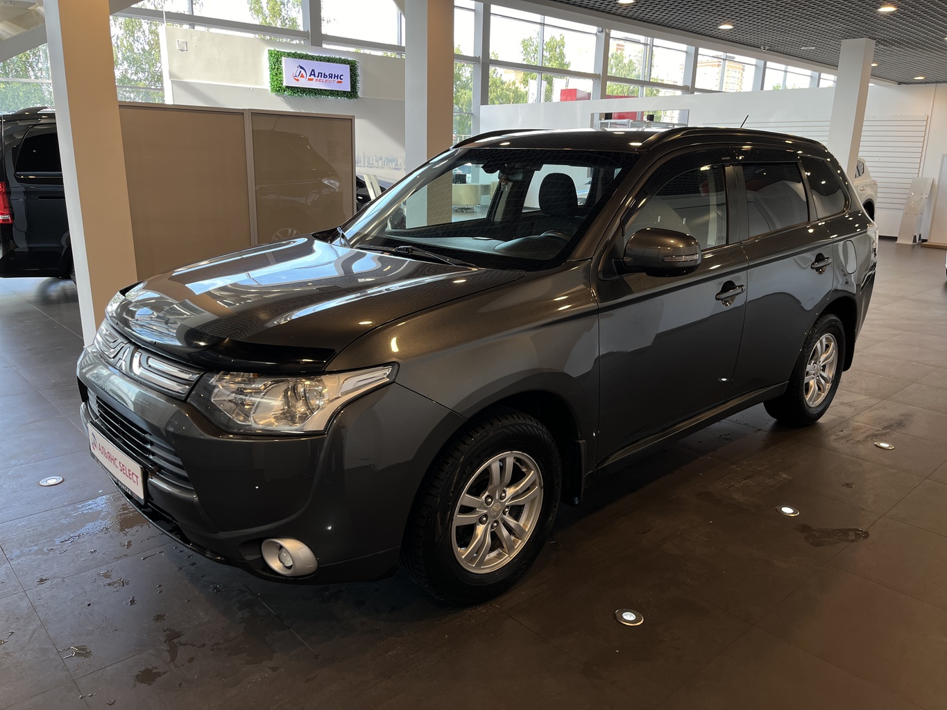 MITSUBISHI OUTLANDER