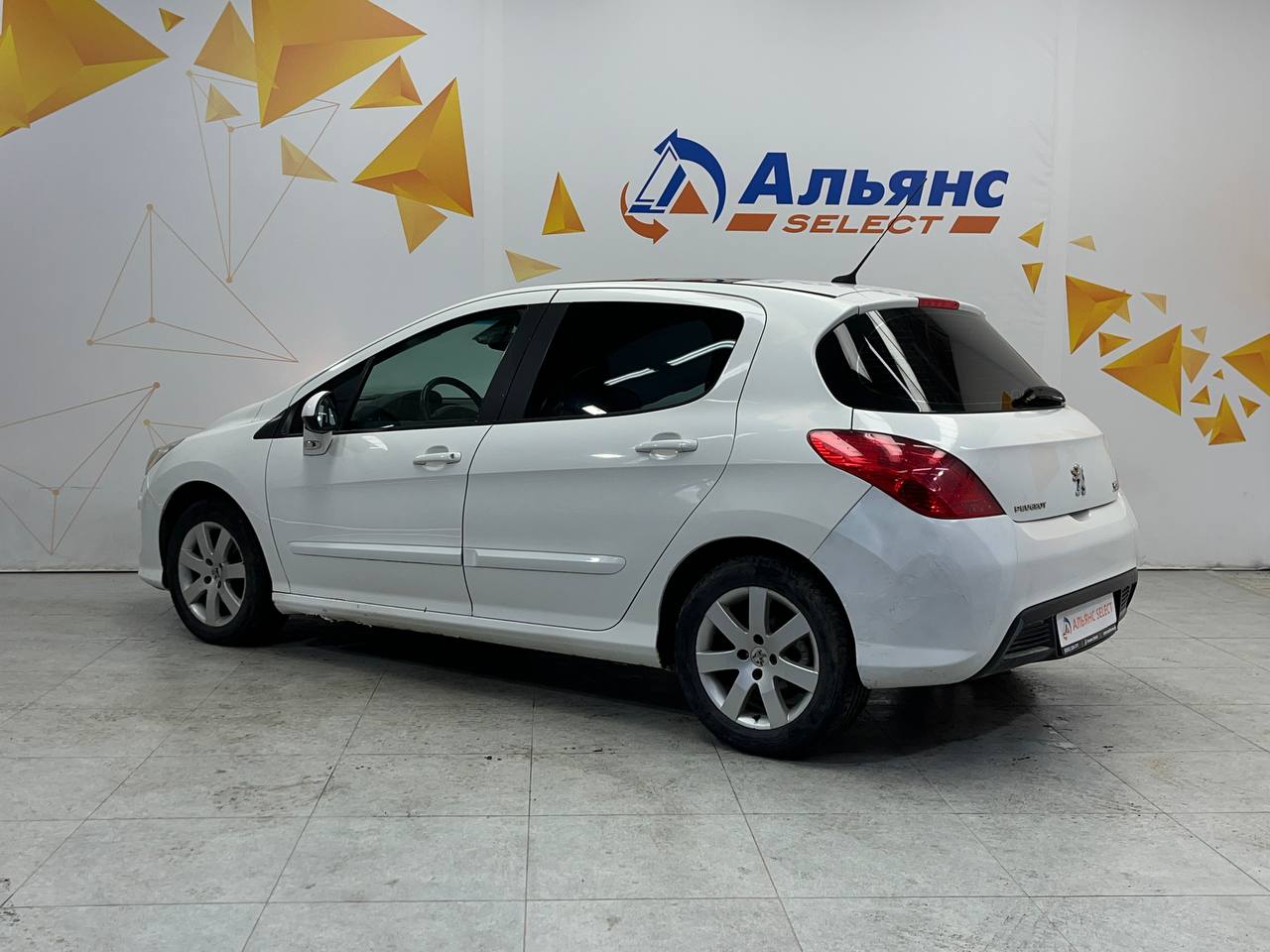 PEUGEOT 308