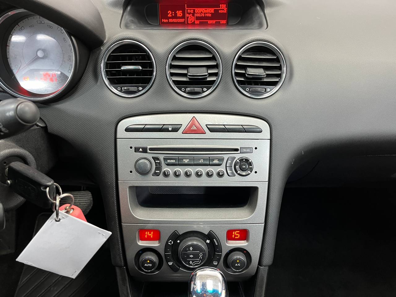PEUGEOT 308