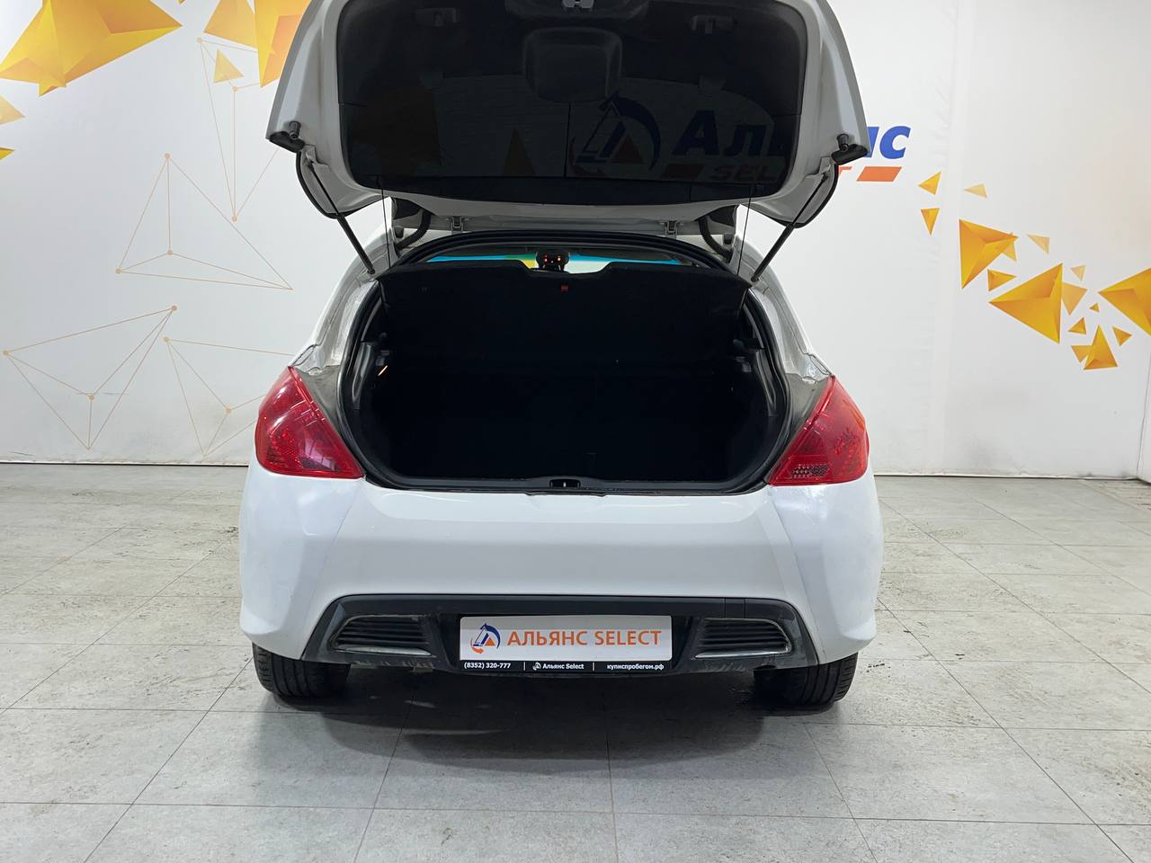 PEUGEOT 308