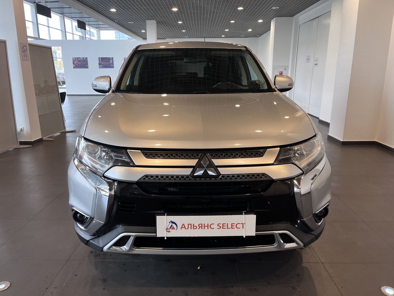 MITSUBISHI OUTLANDER