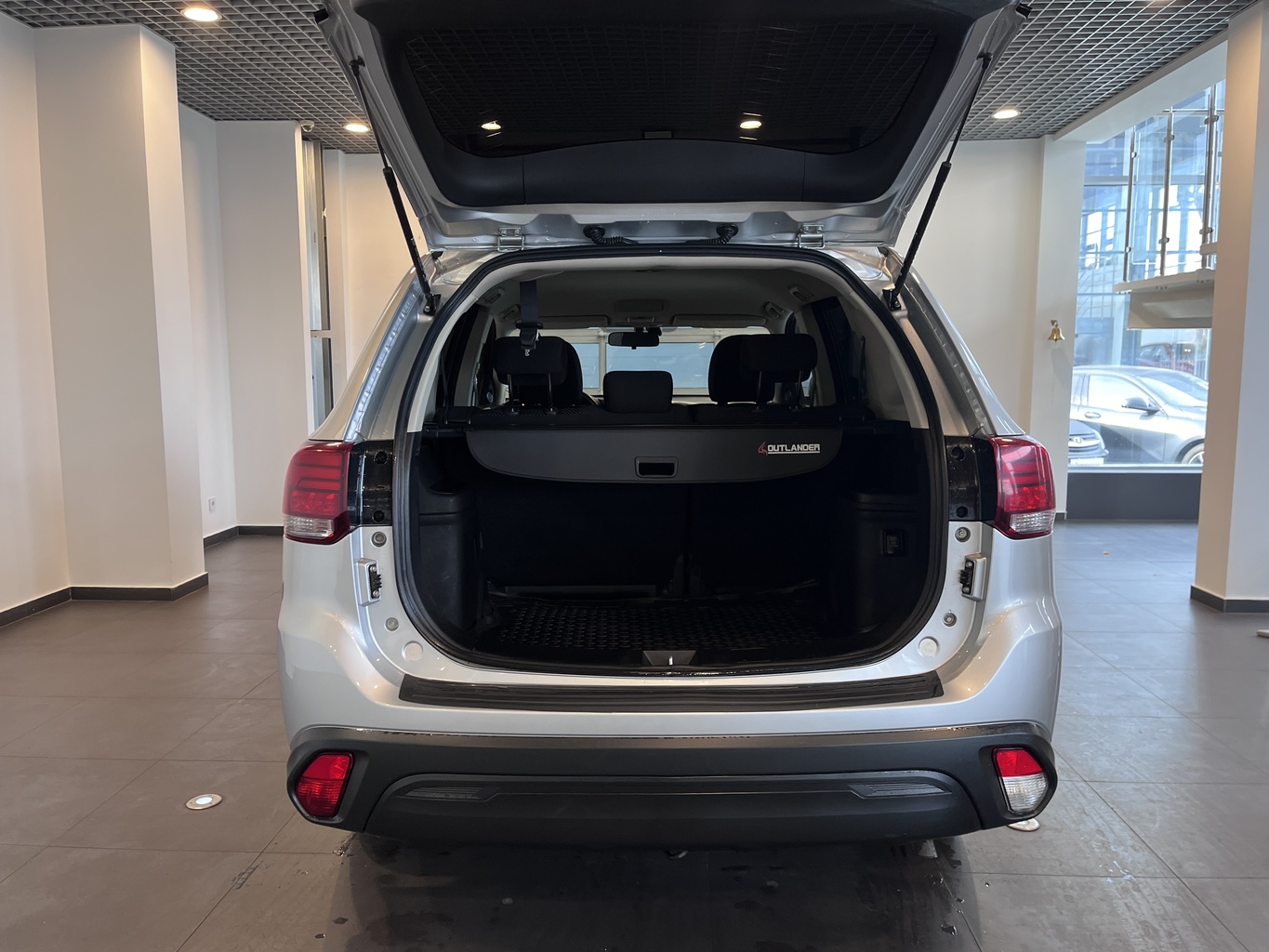 MITSUBISHI OUTLANDER