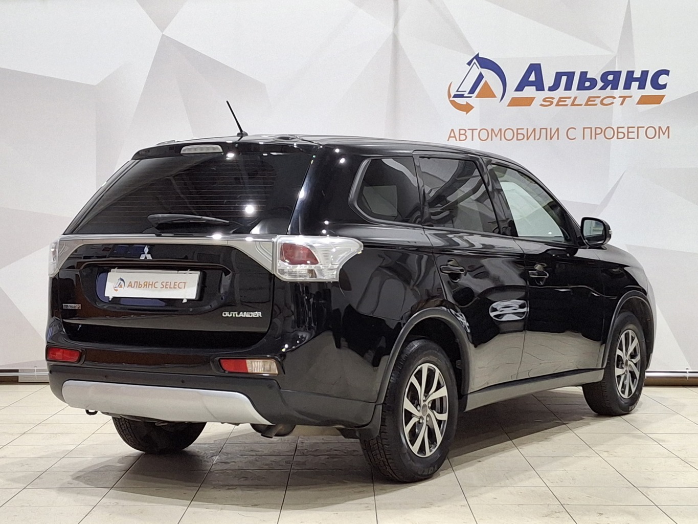 MITSUBISHI OUTLANDER