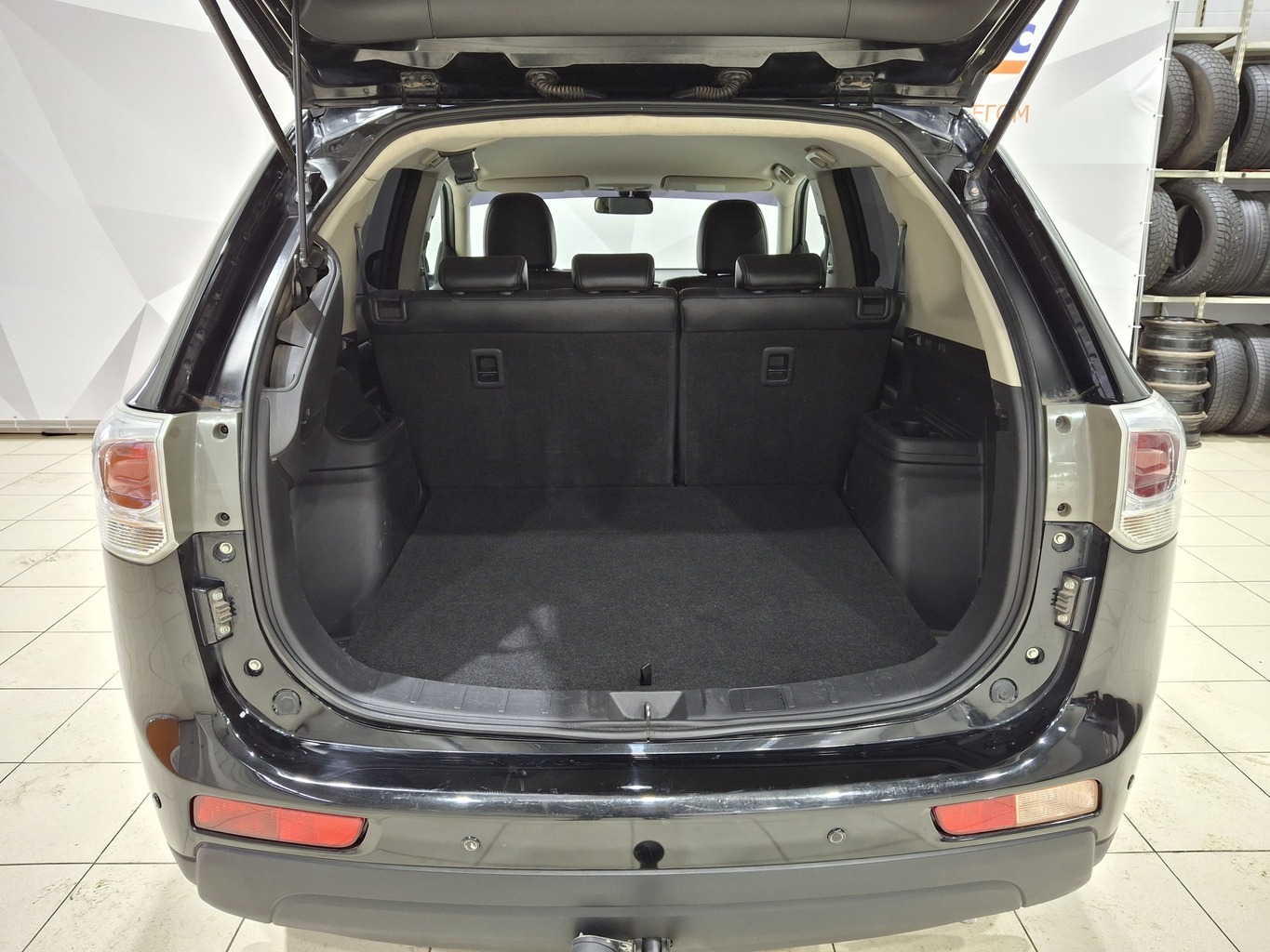 MITSUBISHI OUTLANDER