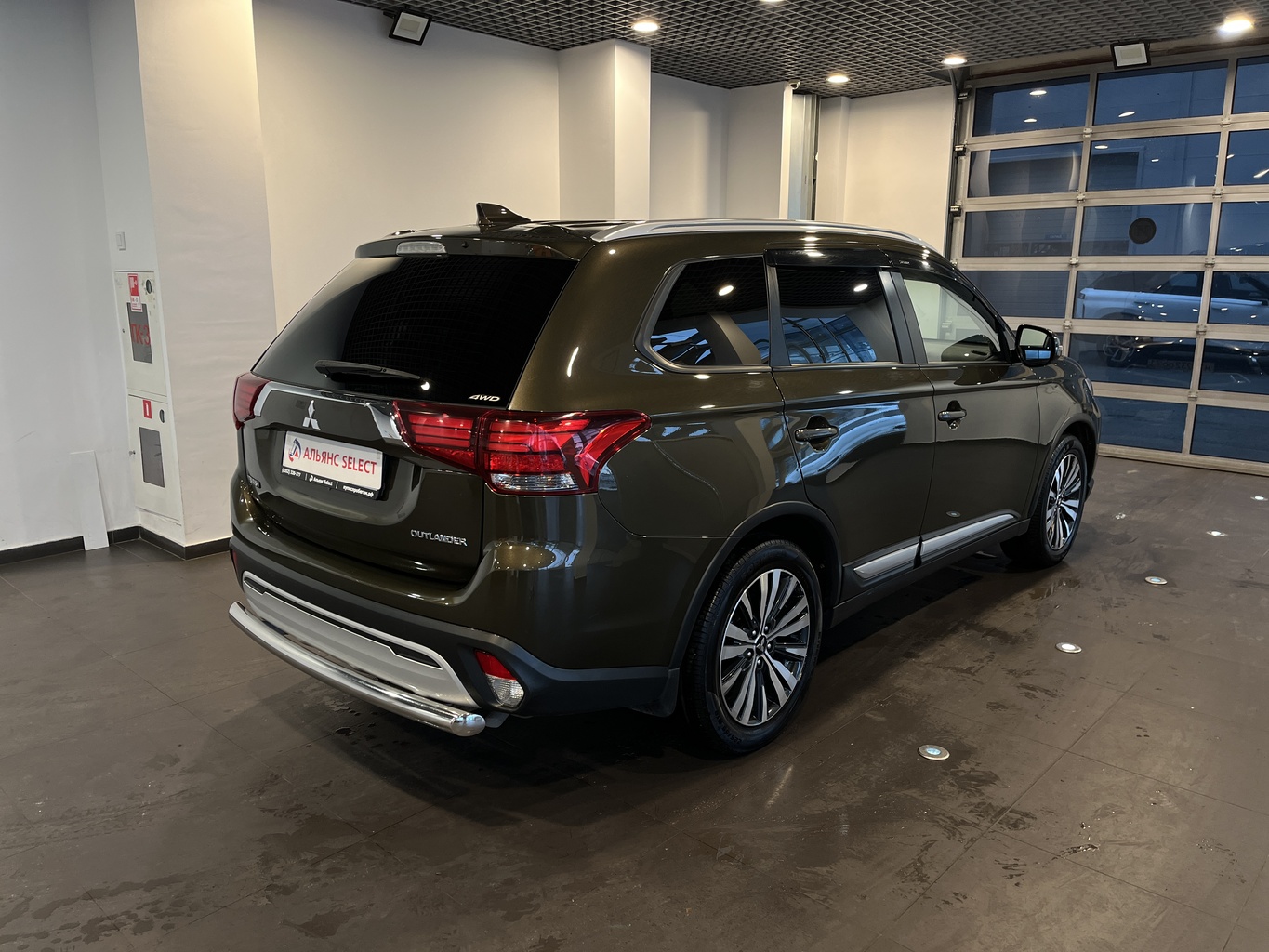 MITSUBISHI OUTLANDER