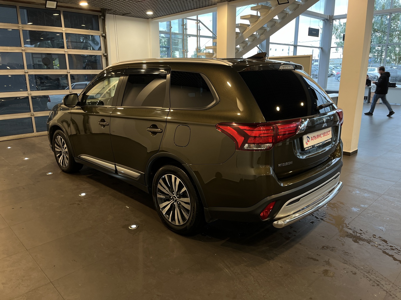 MITSUBISHI OUTLANDER