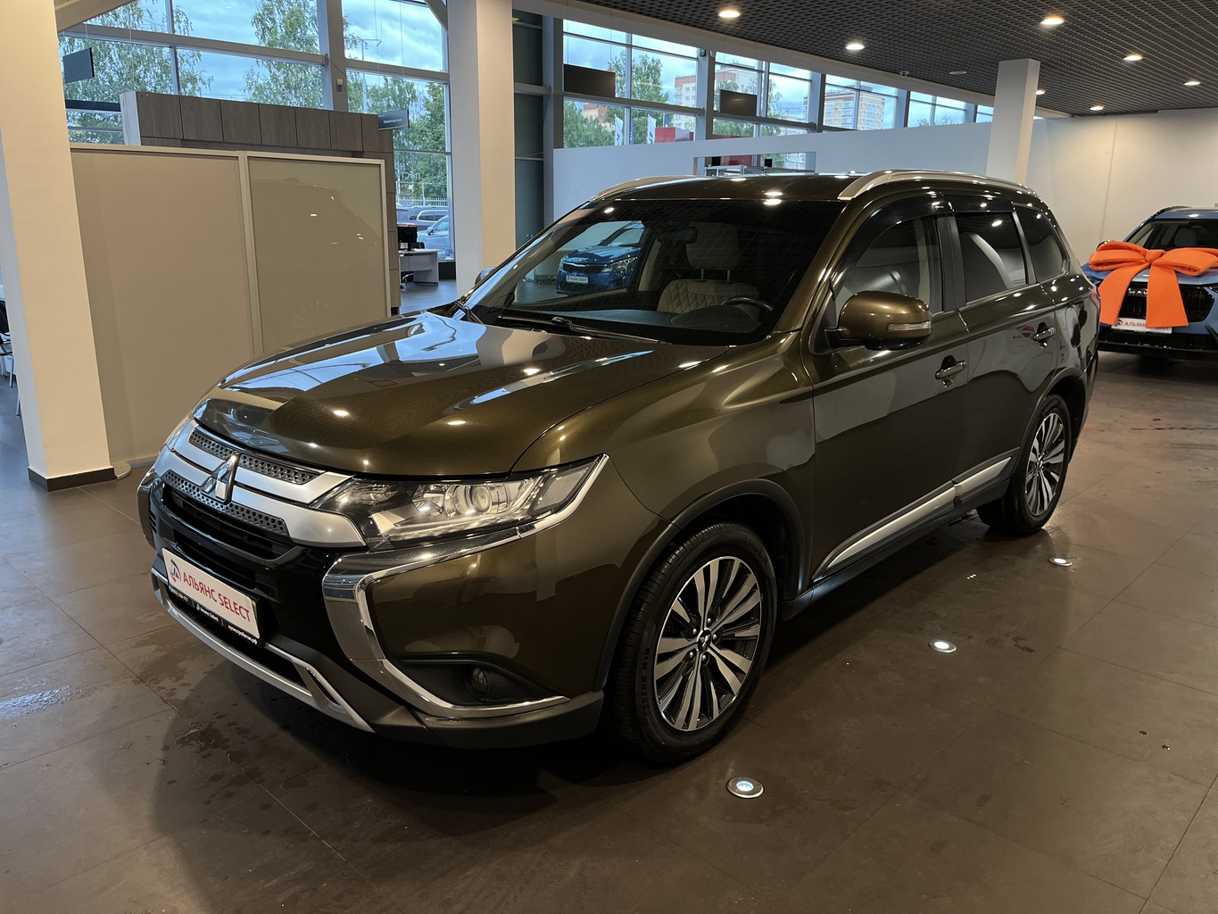 MITSUBISHI OUTLANDER