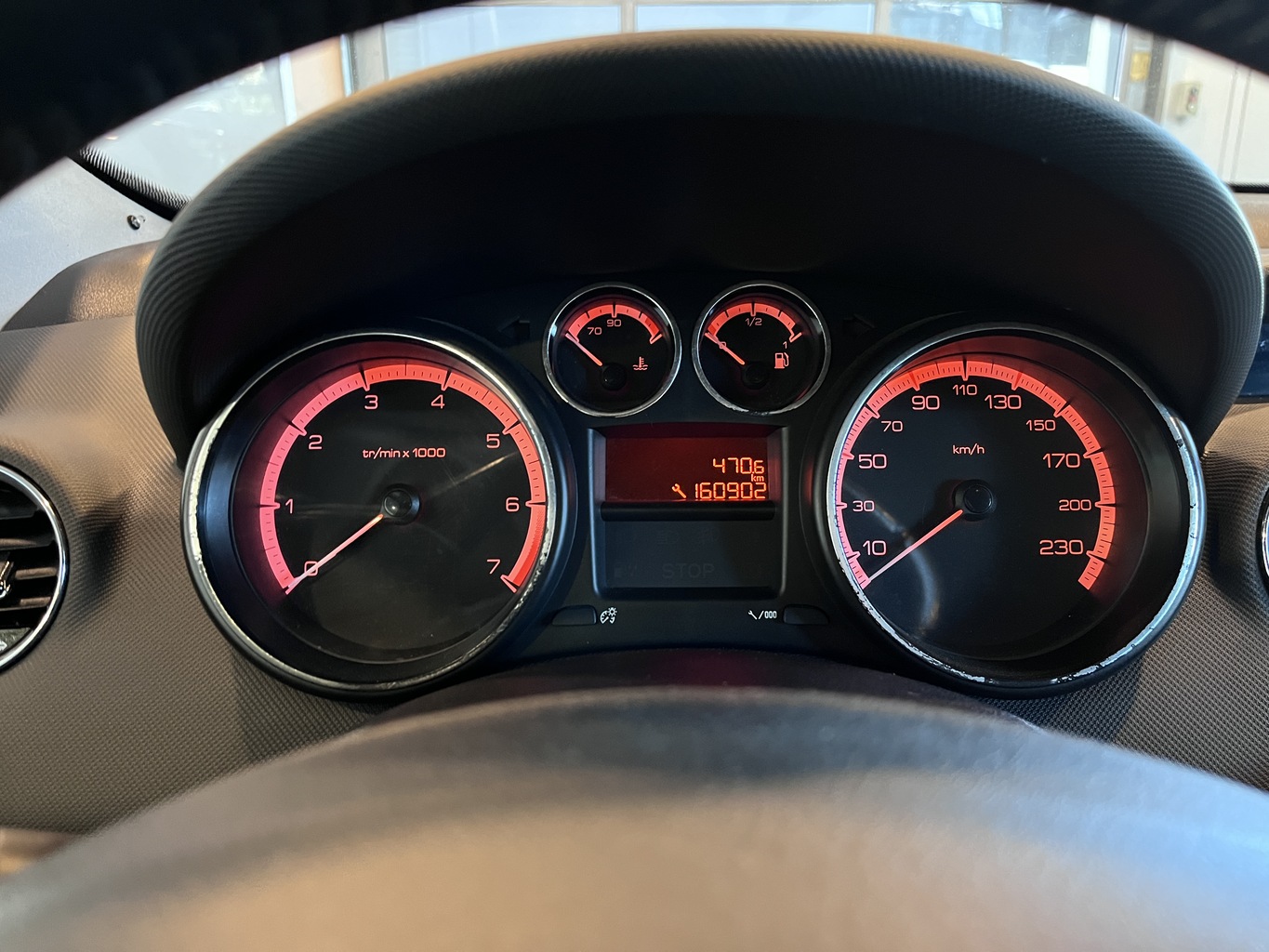 PEUGEOT 308