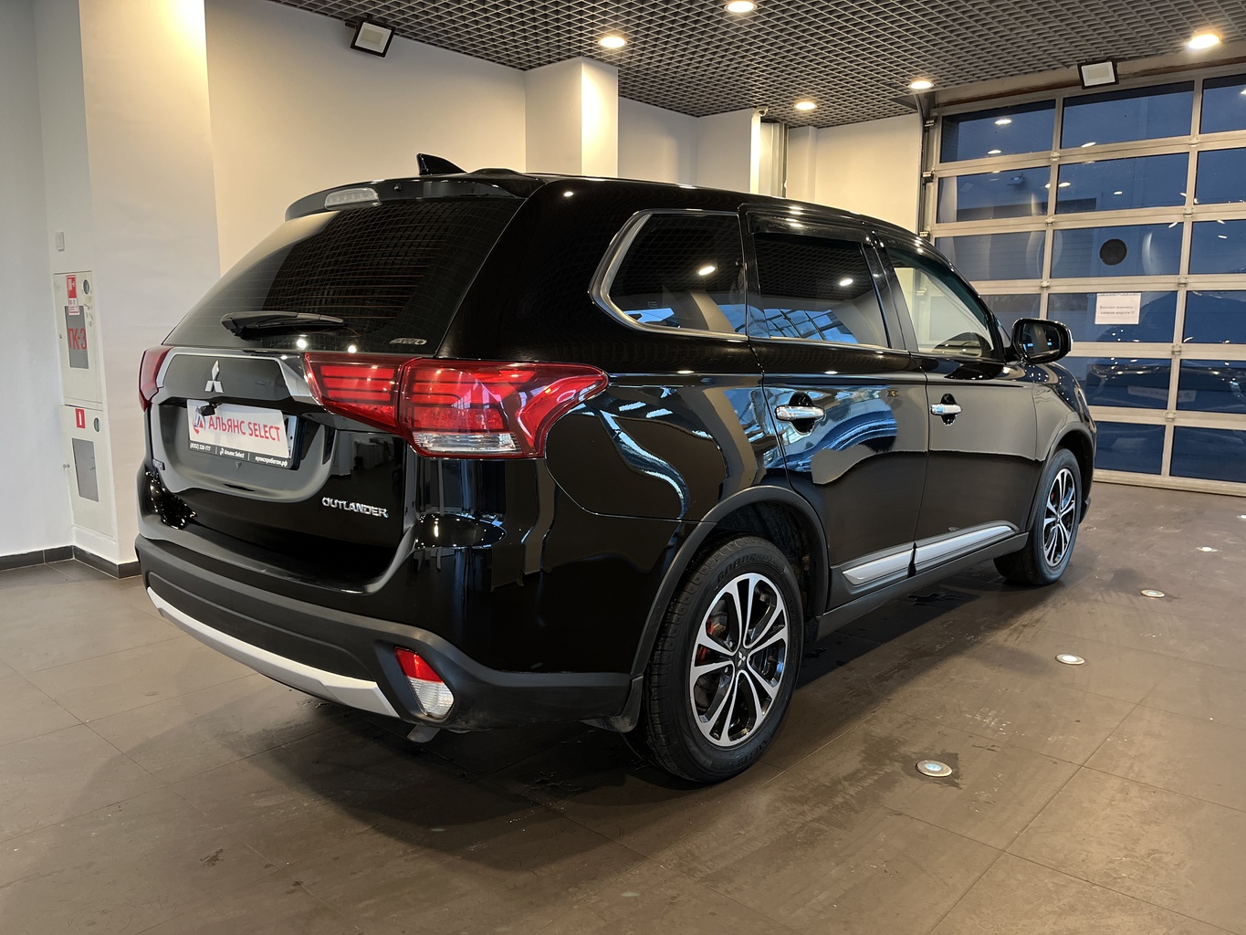 MITSUBISHI OUTLANDER