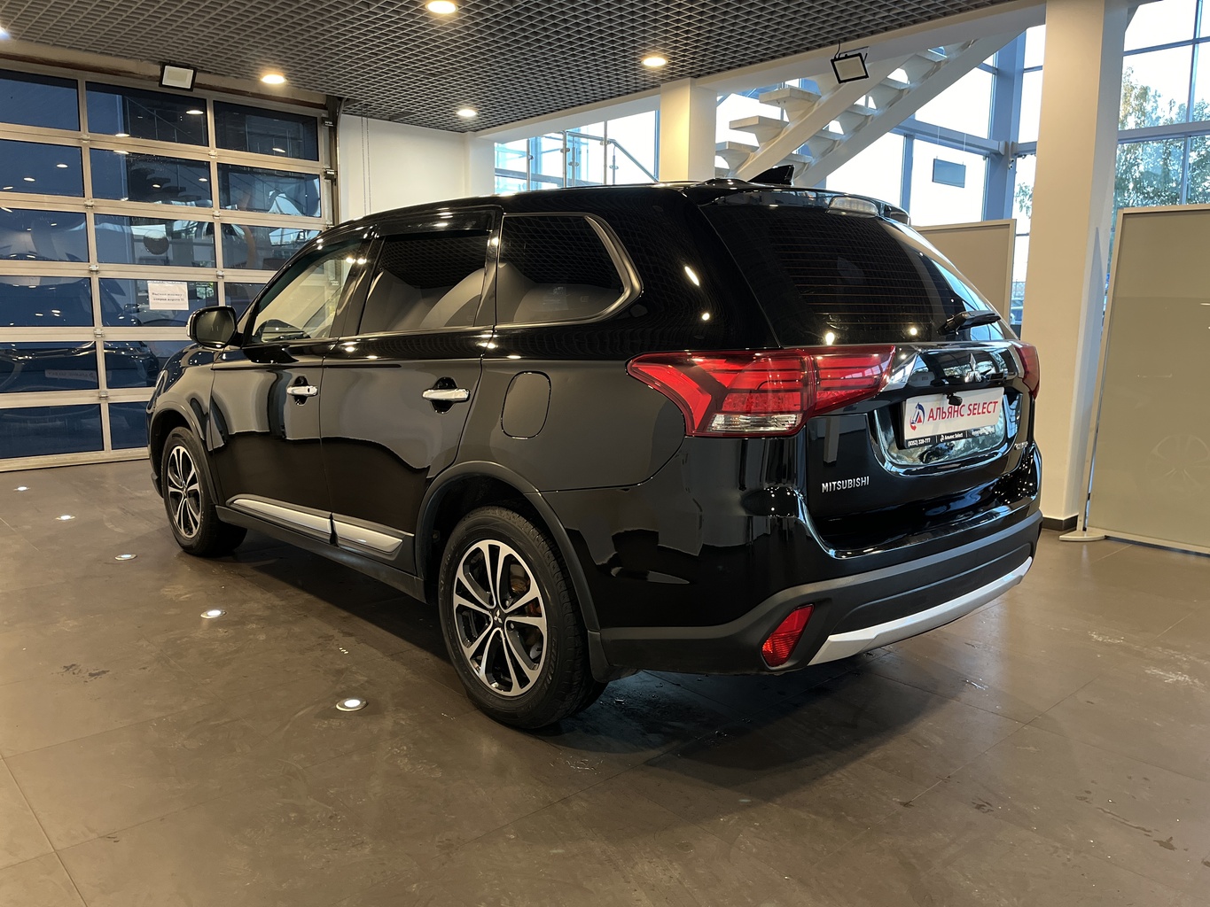 MITSUBISHI OUTLANDER