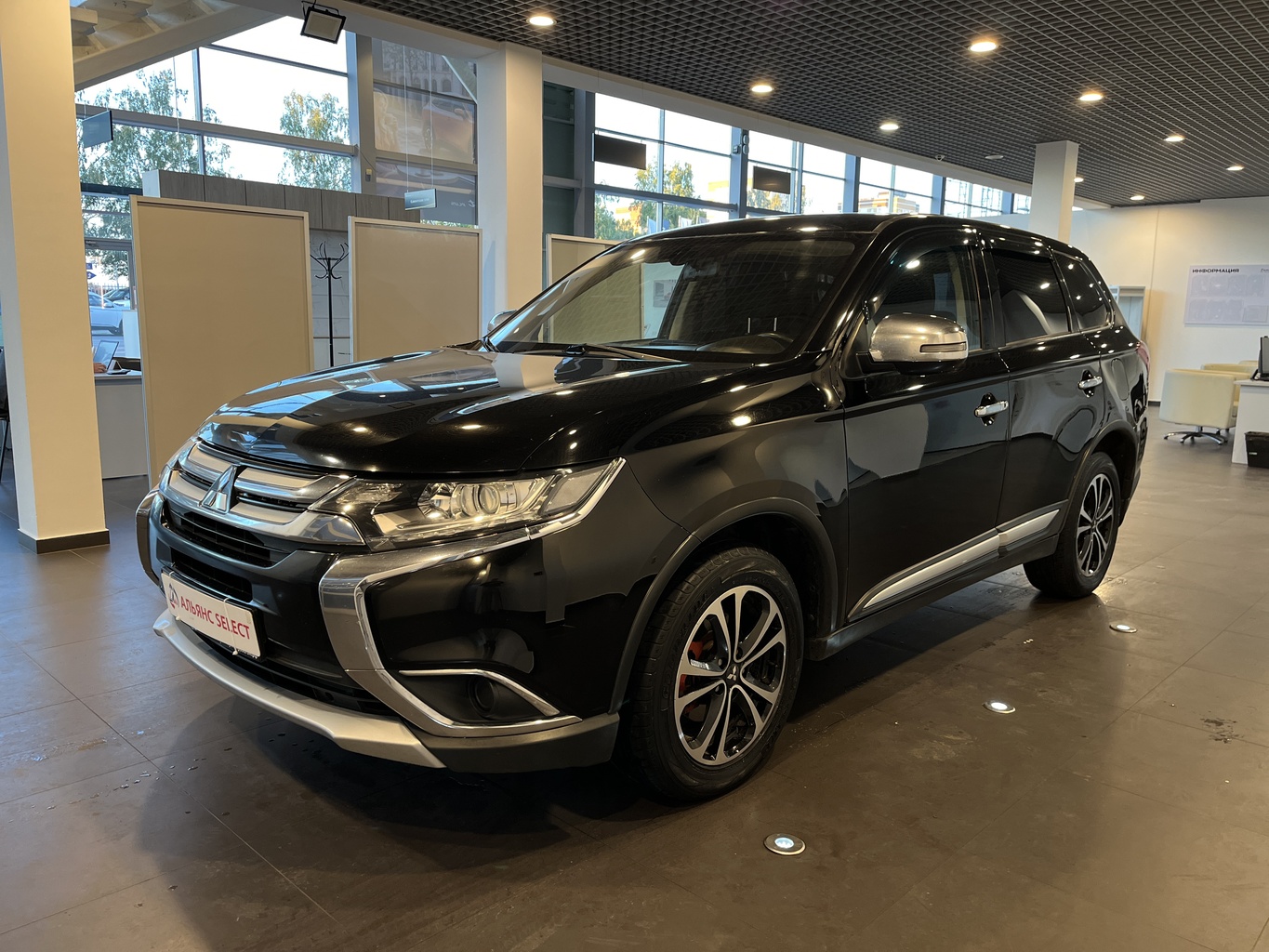 MITSUBISHI OUTLANDER