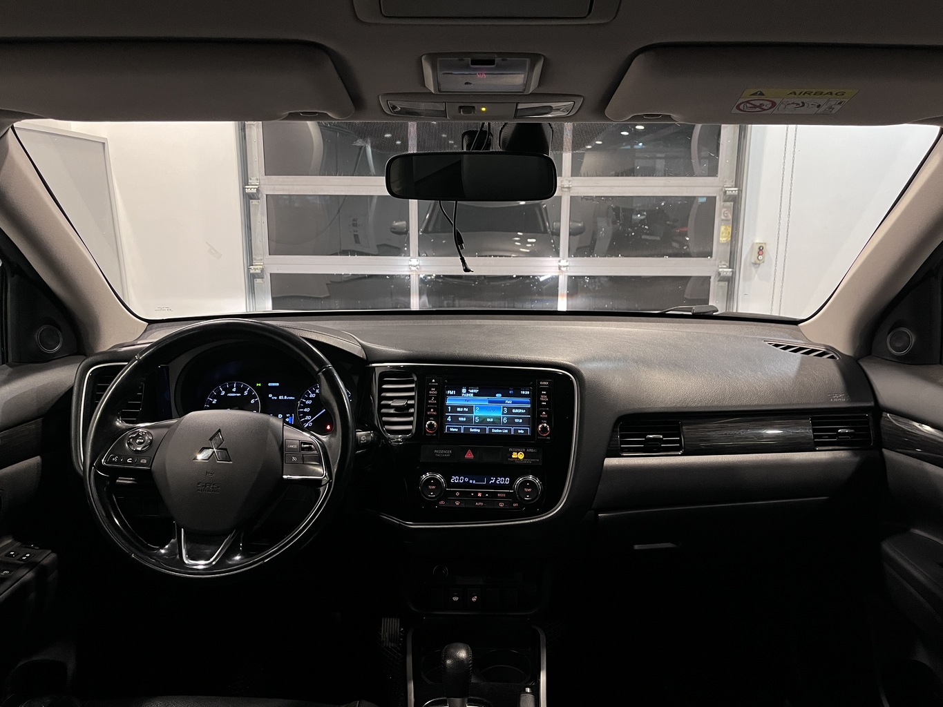 MITSUBISHI OUTLANDER