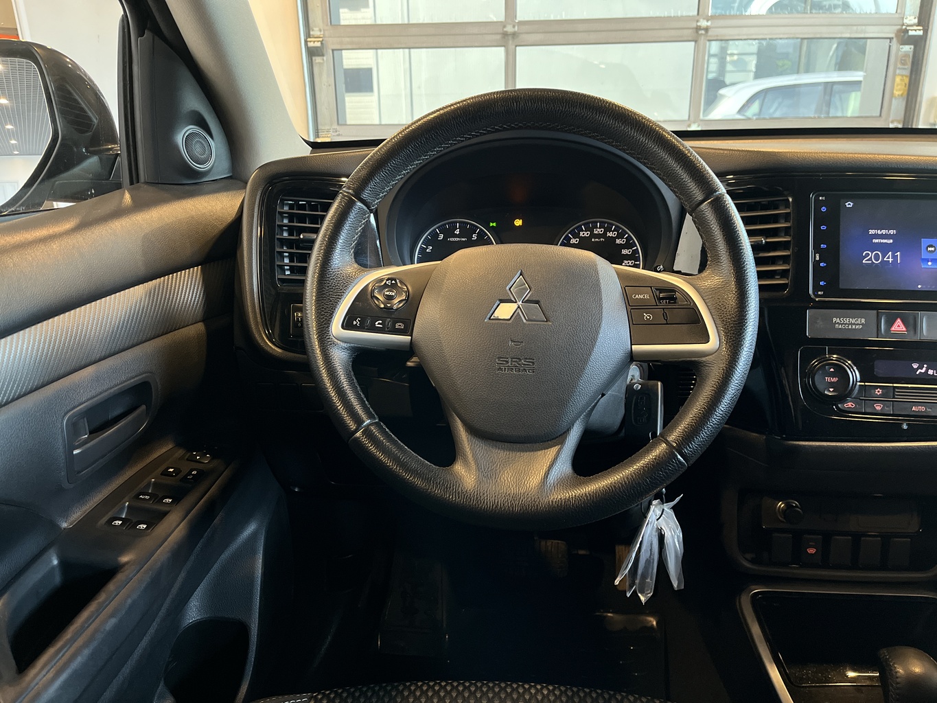 MITSUBISHI OUTLANDER