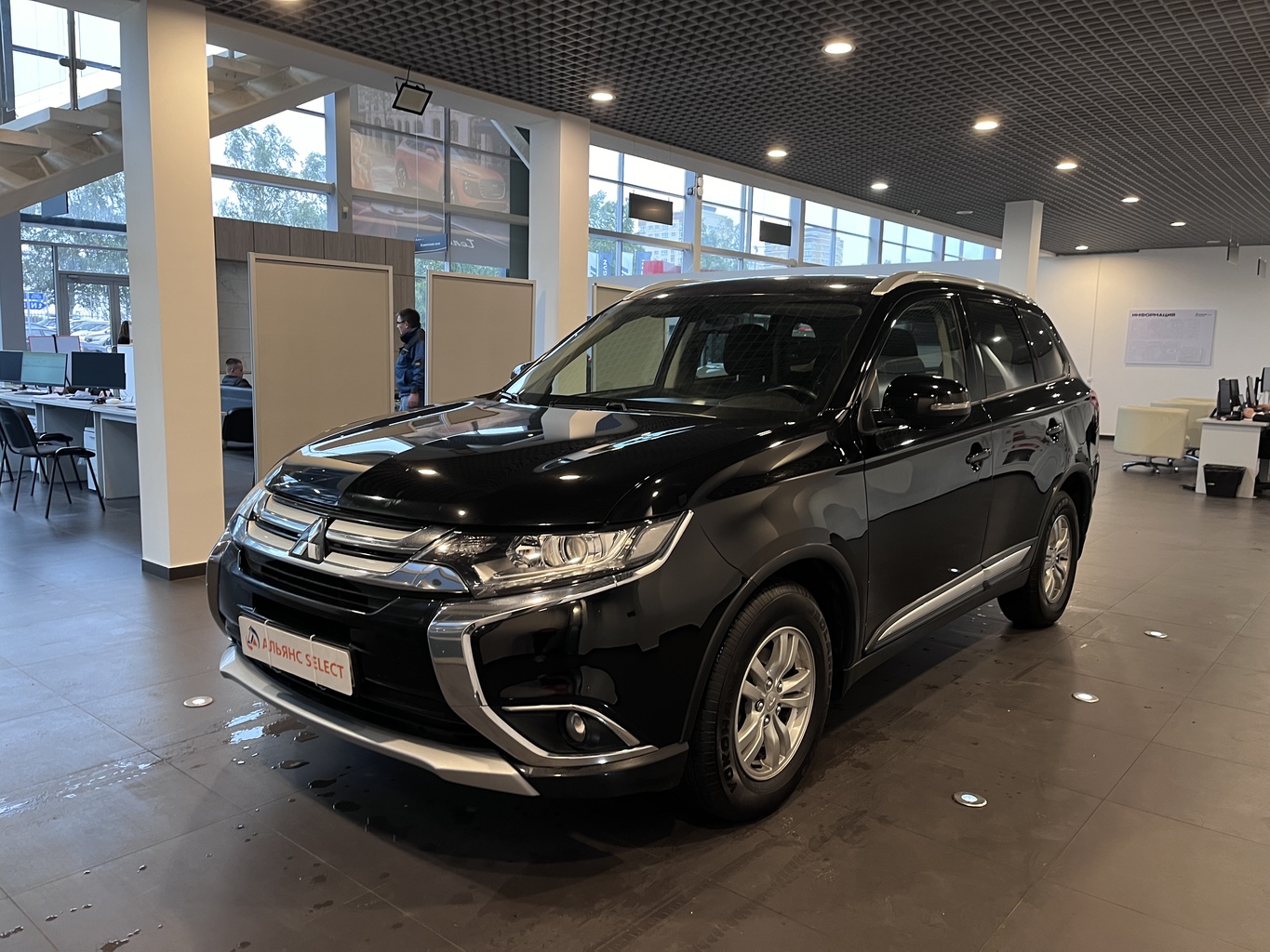 MITSUBISHI OUTLANDER