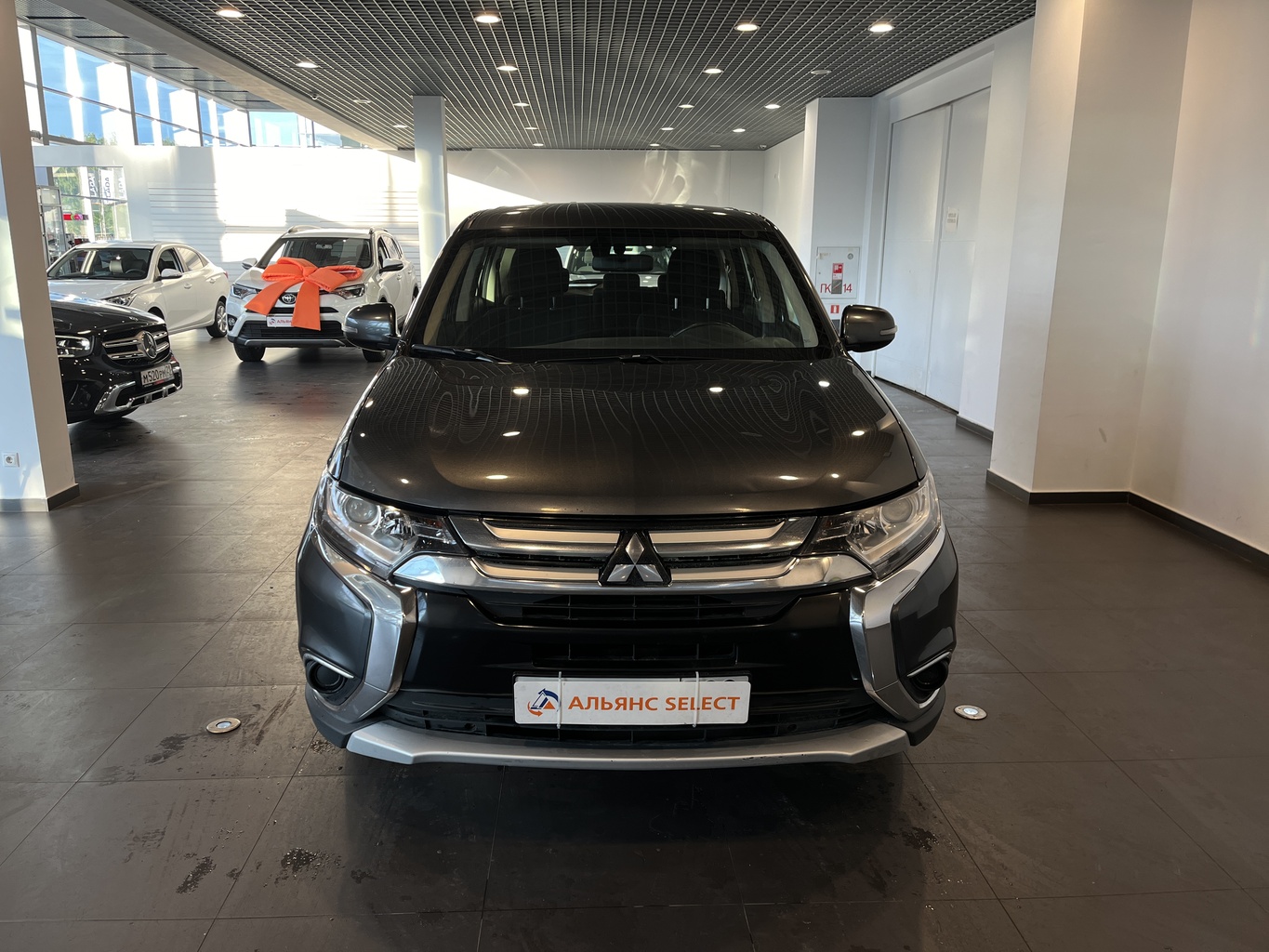 MITSUBISHI OUTLANDER