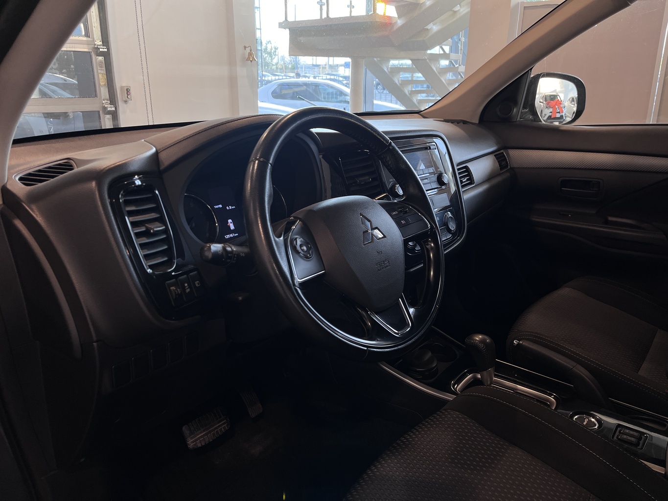 MITSUBISHI OUTLANDER
