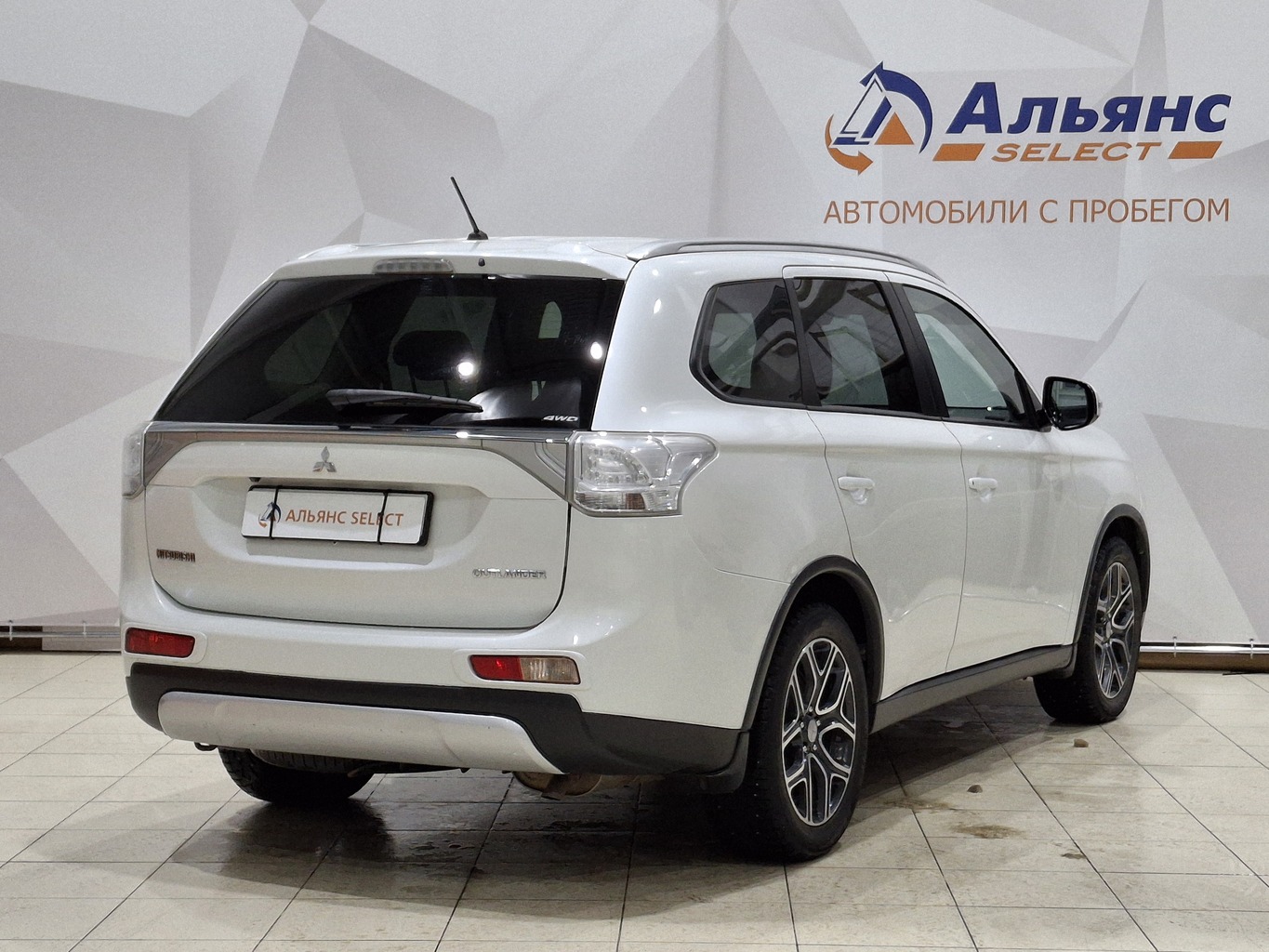 MITSUBISHI OUTLANDER