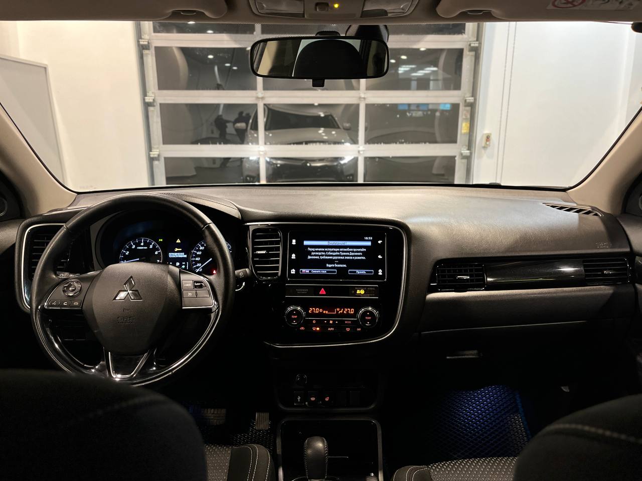 MITSUBISHI OUTLANDER