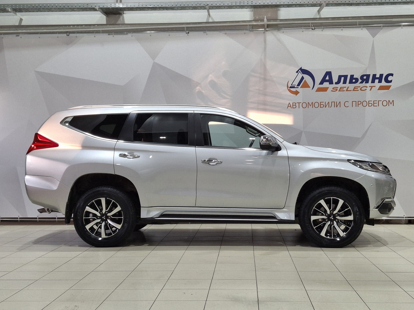 MITSUBISHI PAJERO SPORT