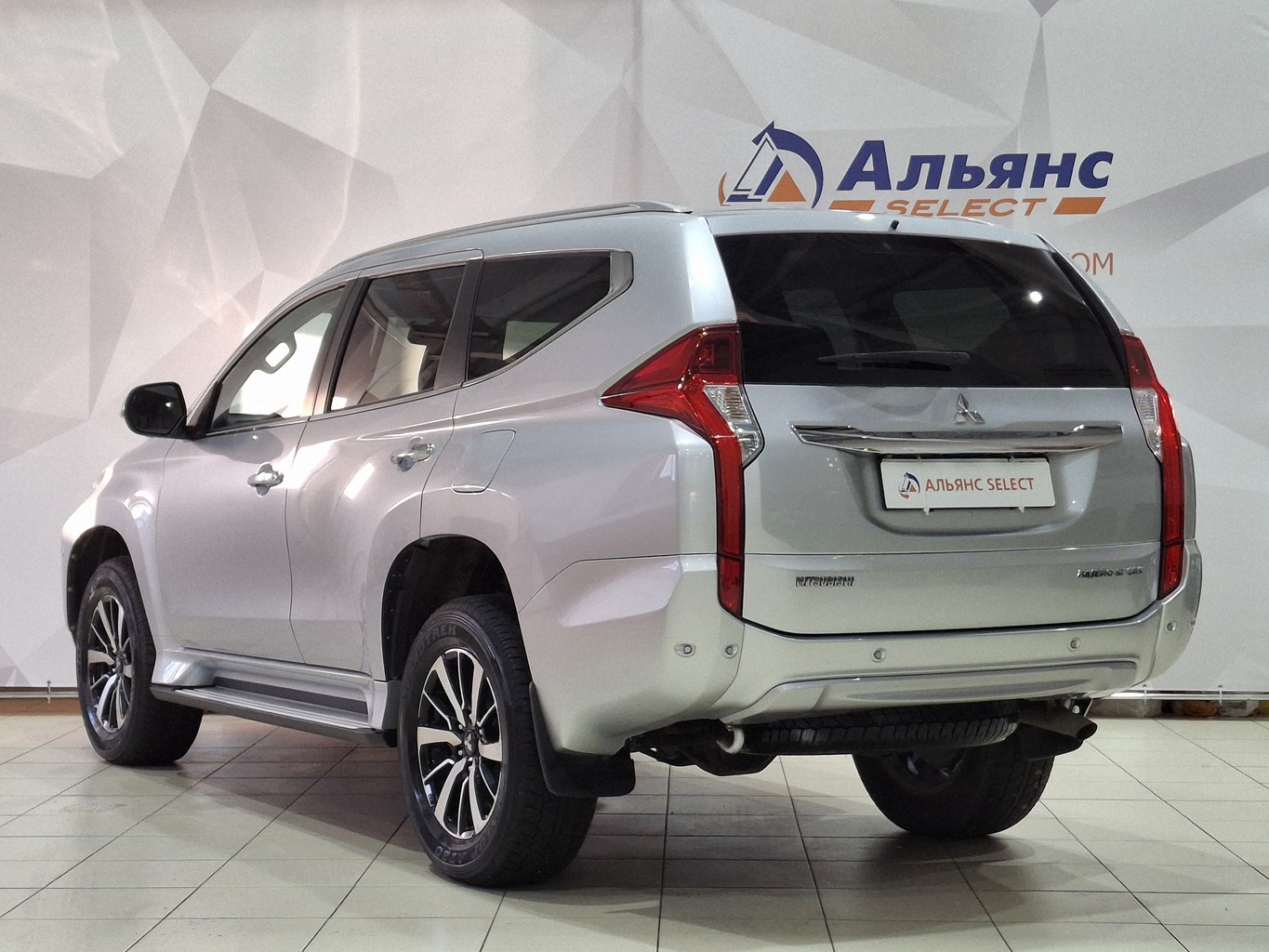 MITSUBISHI PAJERO SPORT