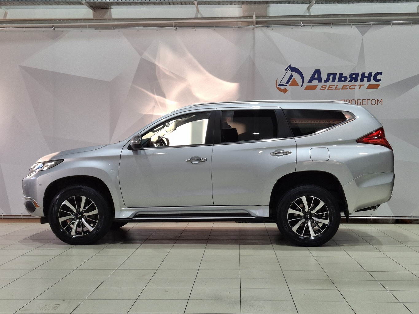 MITSUBISHI PAJERO SPORT