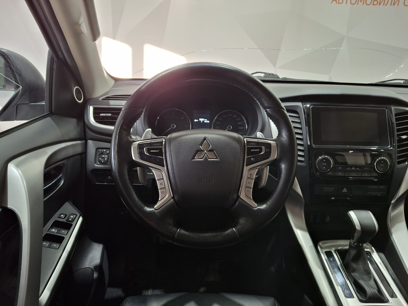 MITSUBISHI PAJERO SPORT