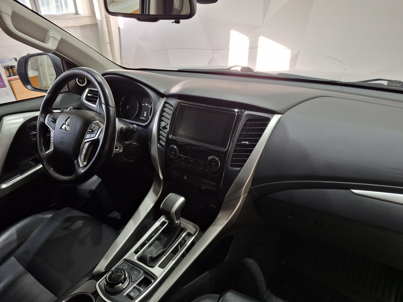 MITSUBISHI PAJERO SPORT