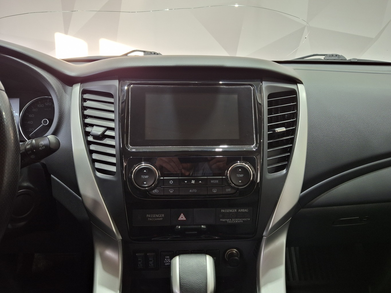 MITSUBISHI PAJERO SPORT