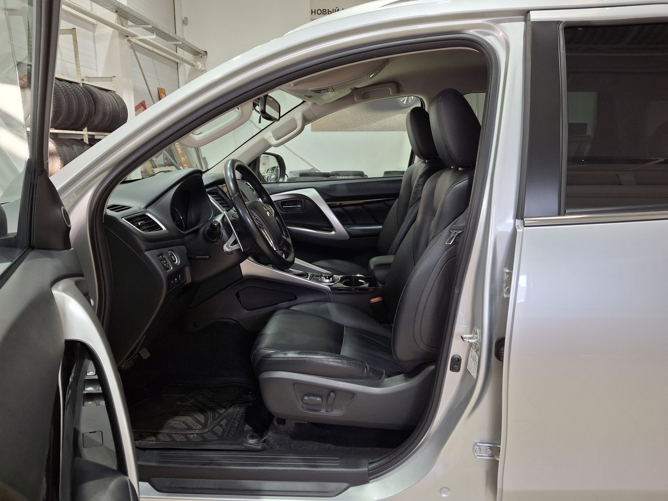 MITSUBISHI PAJERO SPORT