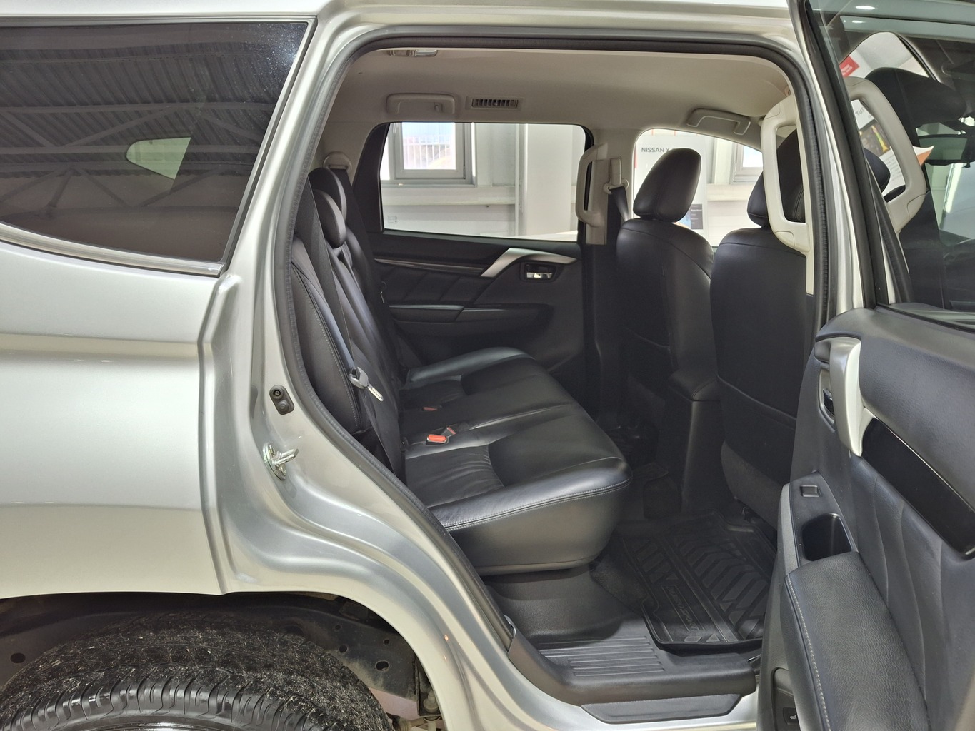 MITSUBISHI PAJERO SPORT