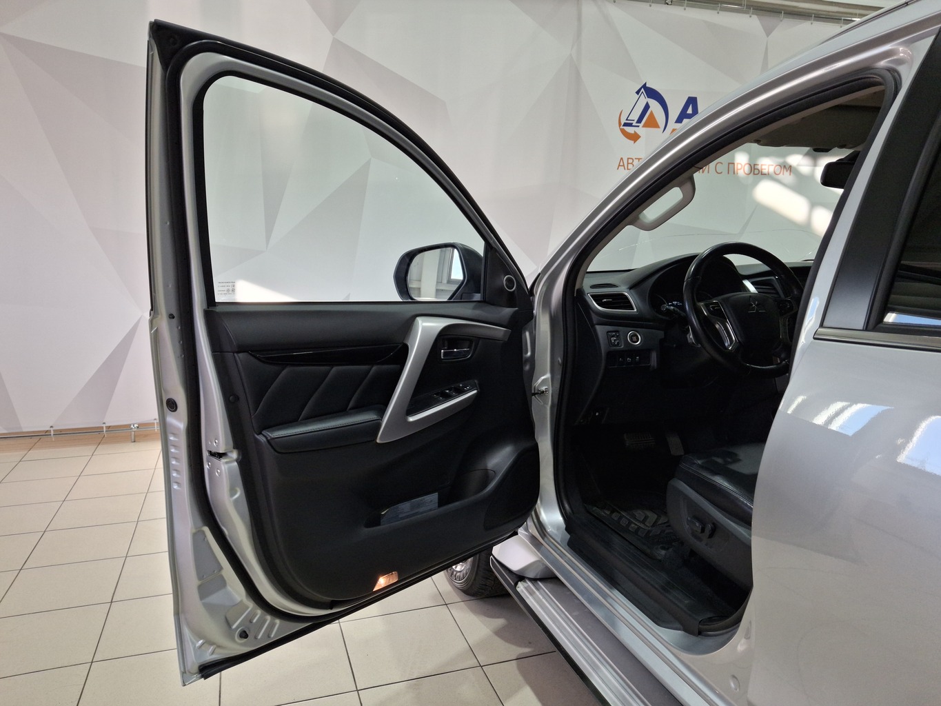 MITSUBISHI PAJERO SPORT