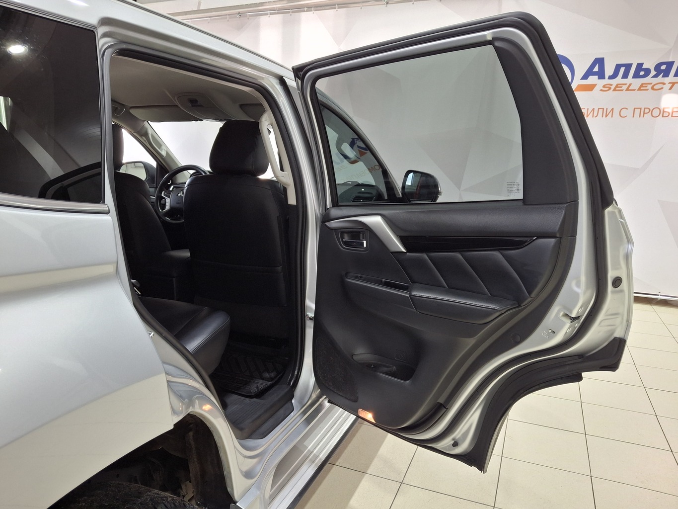 MITSUBISHI PAJERO SPORT