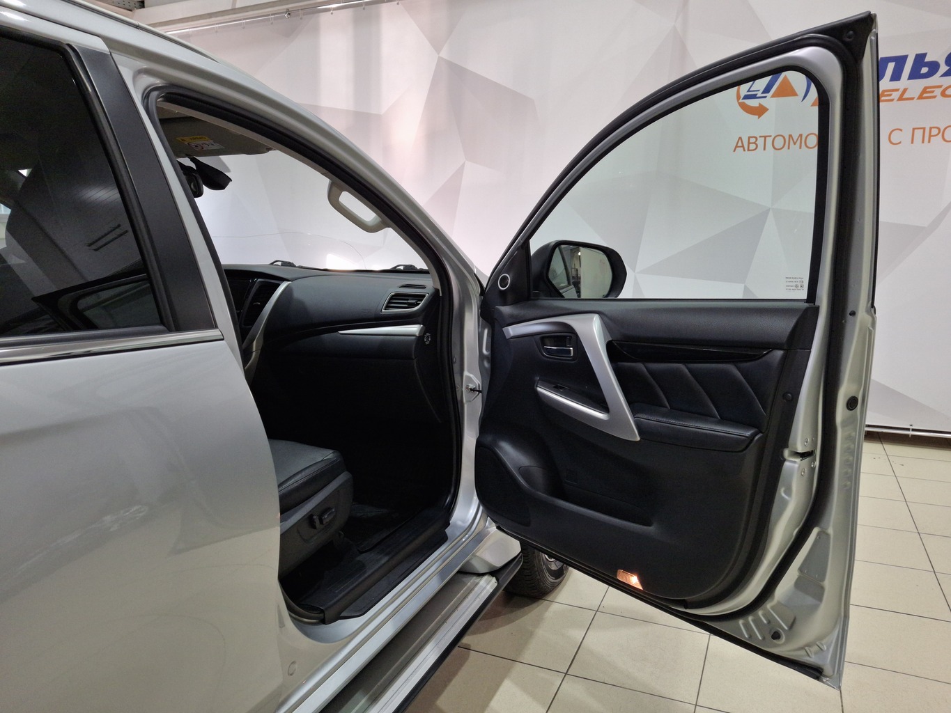 MITSUBISHI PAJERO SPORT