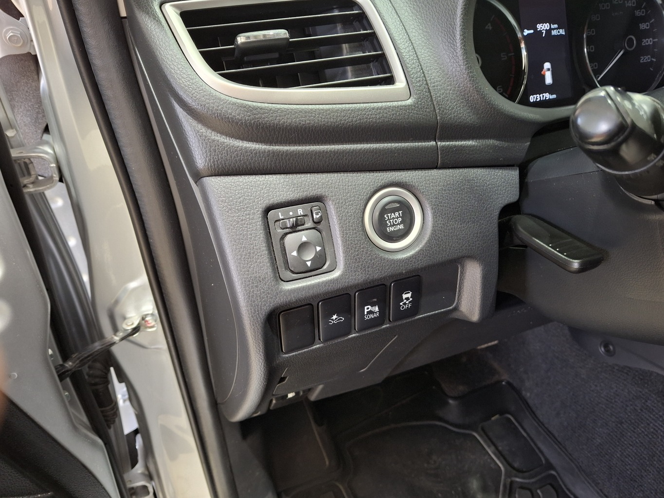 MITSUBISHI PAJERO SPORT