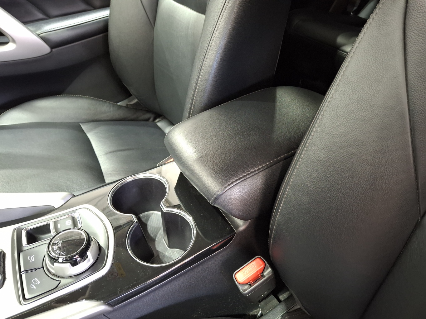MITSUBISHI PAJERO SPORT