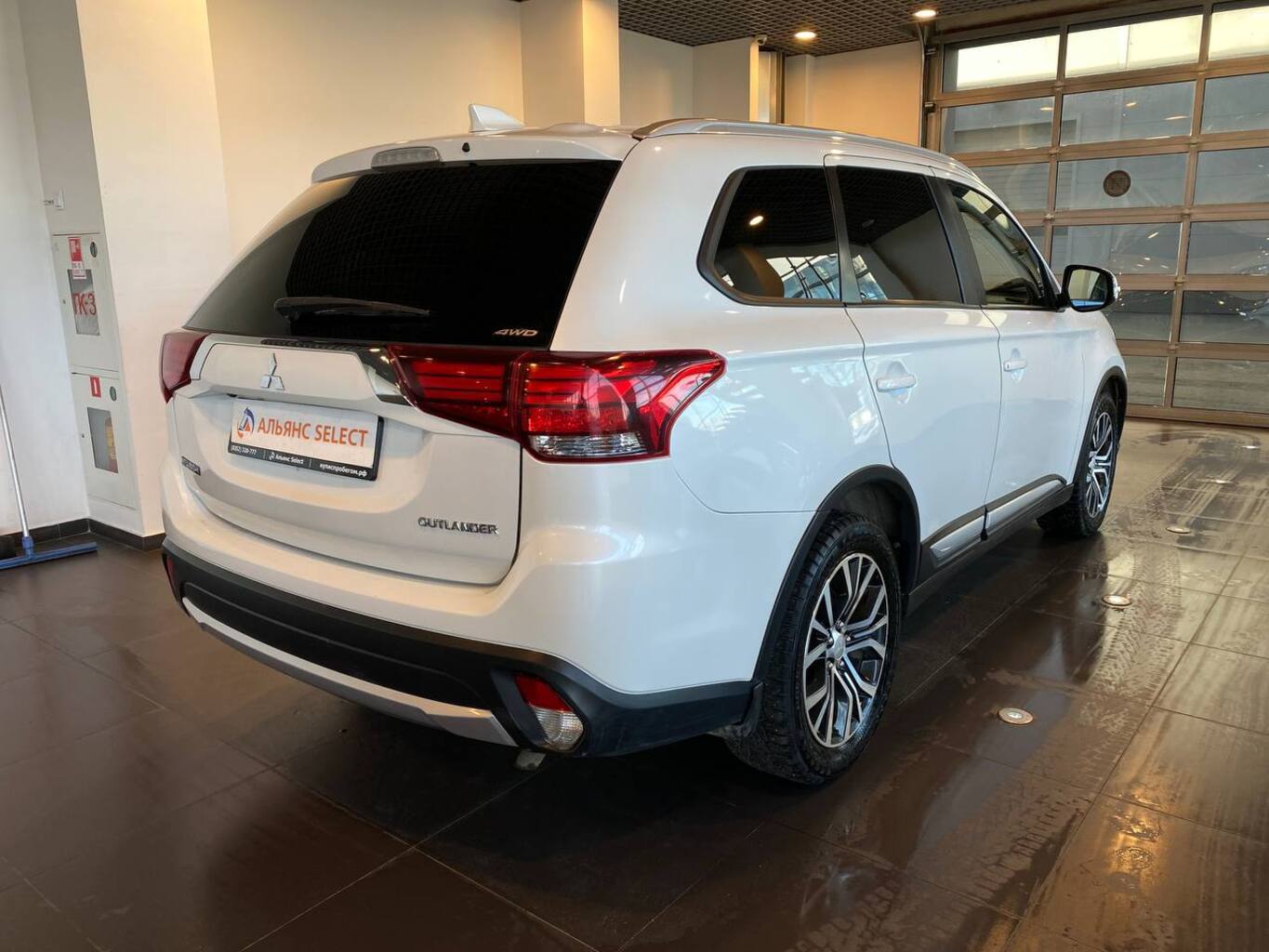 MITSUBISHI OUTLANDER