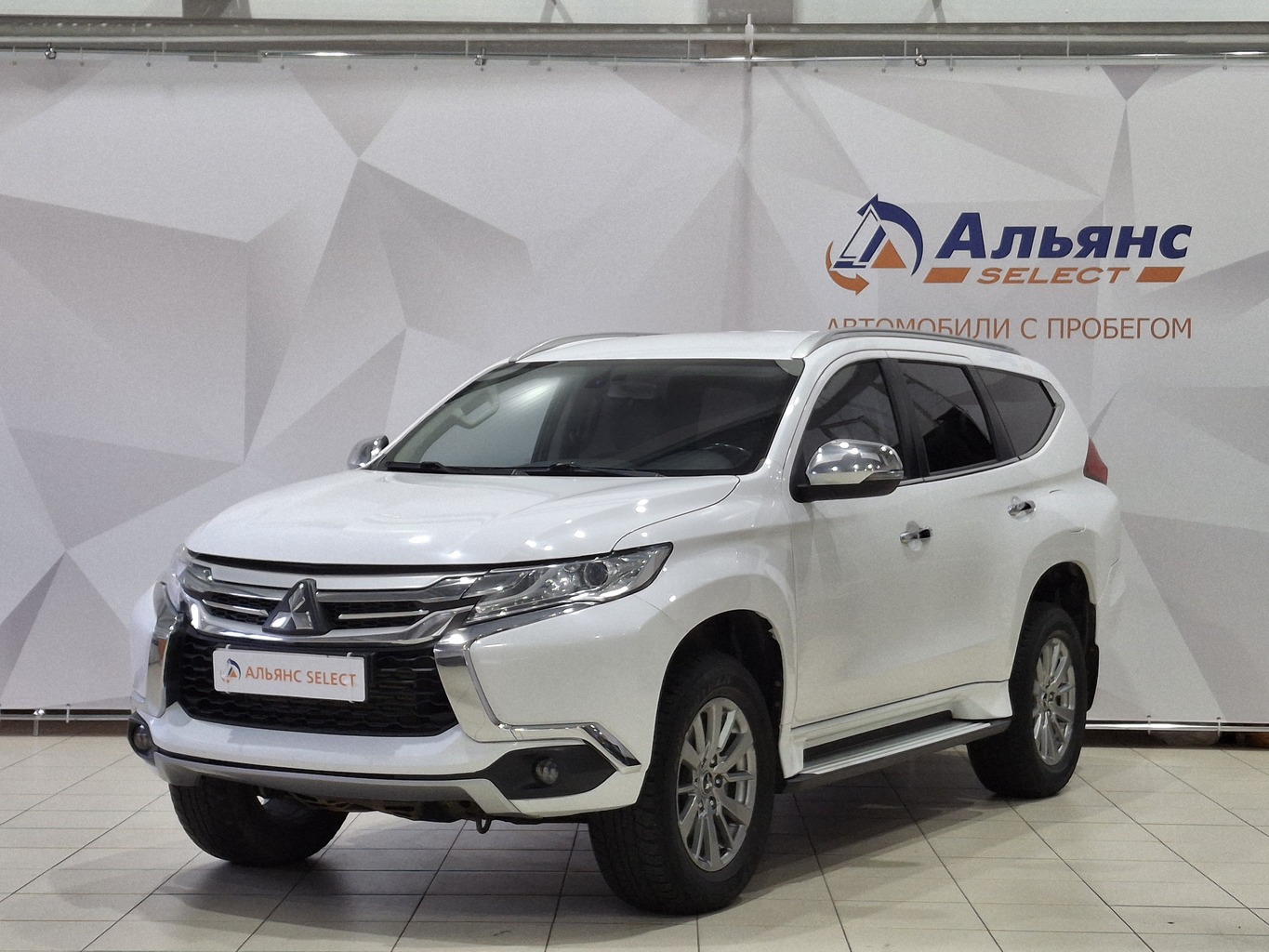MITSUBISHI PAJERO