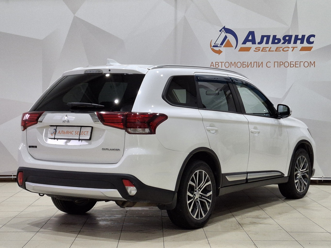 MITSUBISHI OUTLANDER
