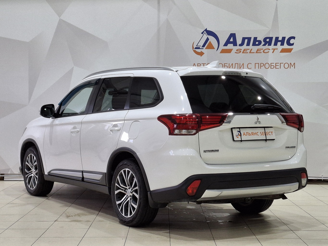 MITSUBISHI OUTLANDER