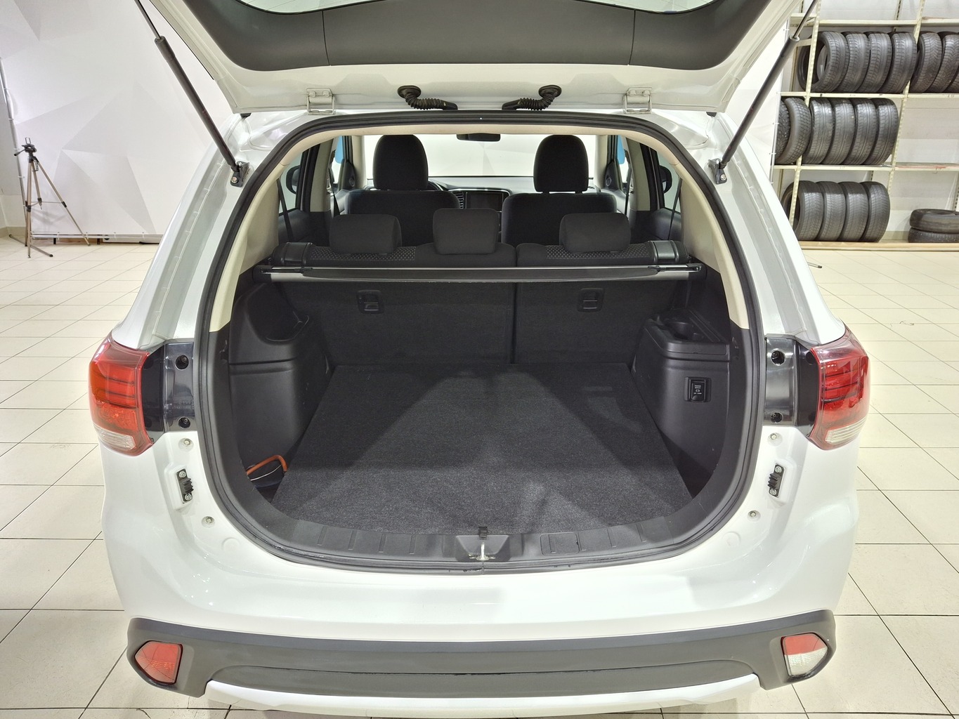 MITSUBISHI OUTLANDER